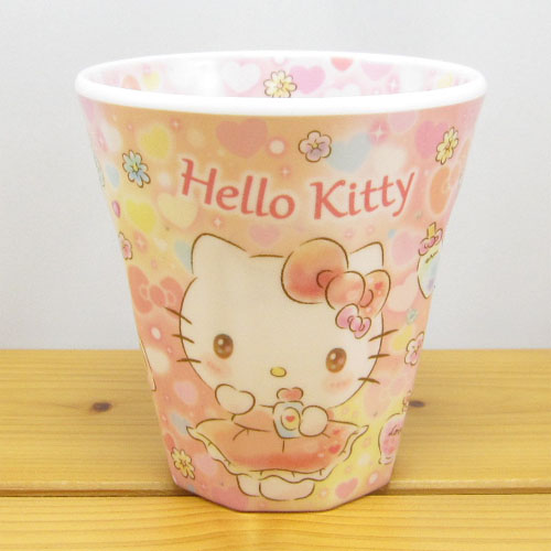 内側もキラキラかわいいイラスト入り サンリオキャラクターズ ハローキティ Hello Kitty Wプリントメラミンカップ キラキラショップ