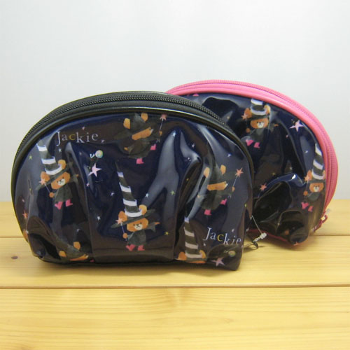 くまのがっこう　魔女柄　シェルポーチ