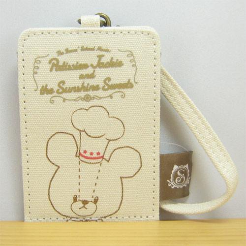 シンプルだけどかわいい映画デザインです くまのがっこう パティシエ ジャッキーとおひさまのスイーツ パティシエ パスケース くまのがっこう の雑貨のおもちゃ箱バーグ