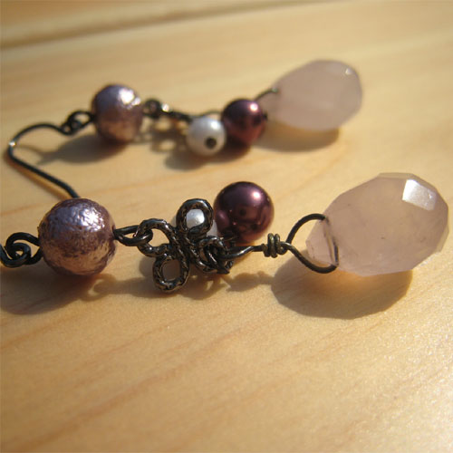 手作り雑貨　ビーズアクセサリー　ローズクオーツがかわいいピンク系のローズクオーツのピアス