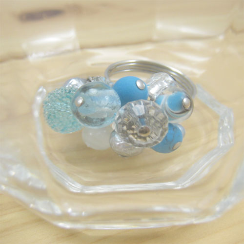 バーグ限定　手作り雑貨　ビーズアクセサリー　リング　アクアブルーのリング