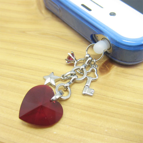 『バーグ限定品』　手作り雑貨　ビーズアクセサリー　スマートフォンピアス　ハートのスワロフスキーとベビーリング