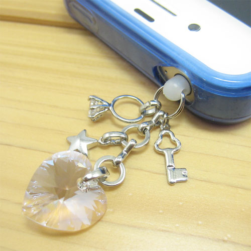 『バーグ限定品』　手作り雑貨　ビーズアクセサリー　スマートフォンピアス　ハートのスワロフスキーとベビーリング