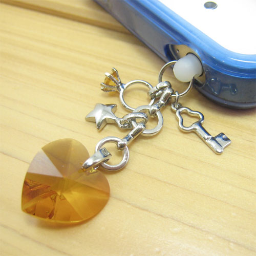 『バーグ限定品』　手作り雑貨　ビーズアクセサリー　スマートフォンピアス　ハートのスワロフスキーとベビーリング