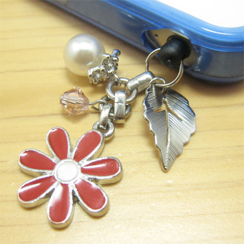 『バーグ限定品』　手作り雑貨　ビーズアクセサリー　スマートフォンピアス　フラワーチャーム