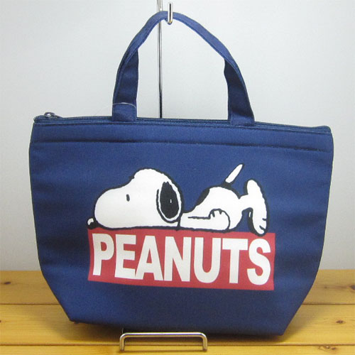ランチトートにピッタリです Peanuts ピーナッツ スヌーピー Snoopy 保冷保温ミニトート スヌーピー ねそべり ネイビー スヌーピー の雑貨のおもちゃ箱バーグ