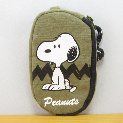大切な鍵もかわいくスマートに持ち歩きましょ Peanuts ピーナッツ Snoopy スヌーピー スマートキーケース Sn おすわり スヌーピー の雑貨のおもちゃ箱バーグ