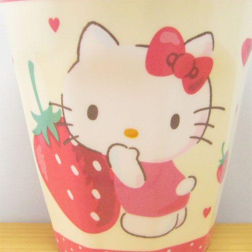 外側と内側に入ったイラストが嬉しい サンリオキャラクターズ ハローキティ Hello Kitty Wプリントメラミンカップ ハピネスガール ハローキティの雑貨のおもちゃ箱バーグ