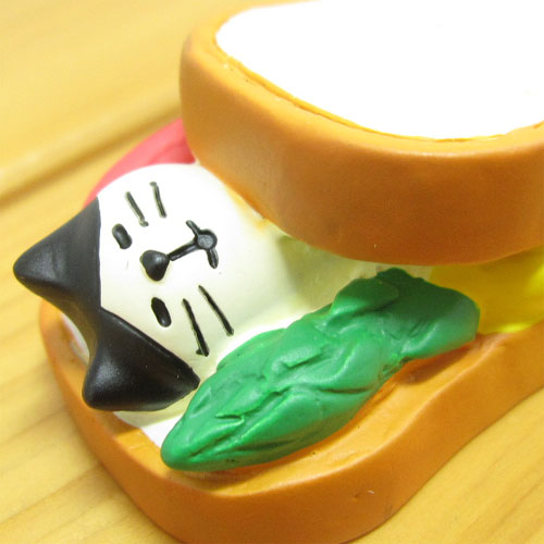 DECOLE（デコレ）　concombre（コンコンブル）　まったりマスコット　やまねこベーカリーシリーズ　すやすやにゃんサンド